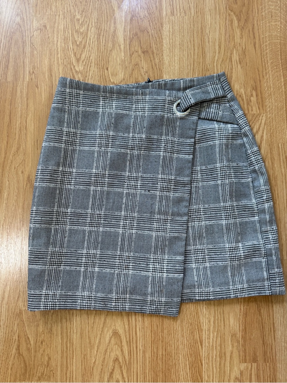 H & M Classic Gray Plaid Wrap Mini Skirt - Size 4